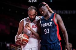 开云体育app-尼日利亚男篮绝杀阿根廷男篮，布拉德利统治全场