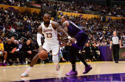 开云体育中国-凯尔特人逆转勇士，詹姆斯关键制胜