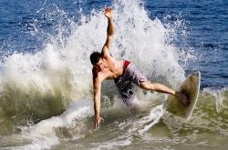 开云体育-赛道上的攻防弯道，老鹰以F1式火力压制雄鹿