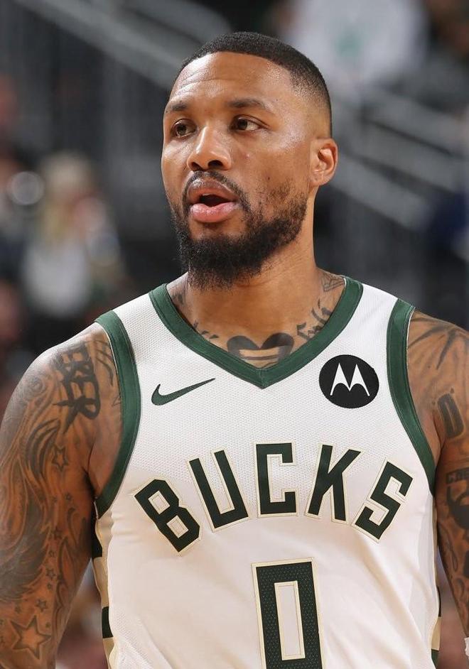 篮网B队爆冷公牛,利拉德送出助攻 篮网B队爆冷公牛,利拉德送出助攻