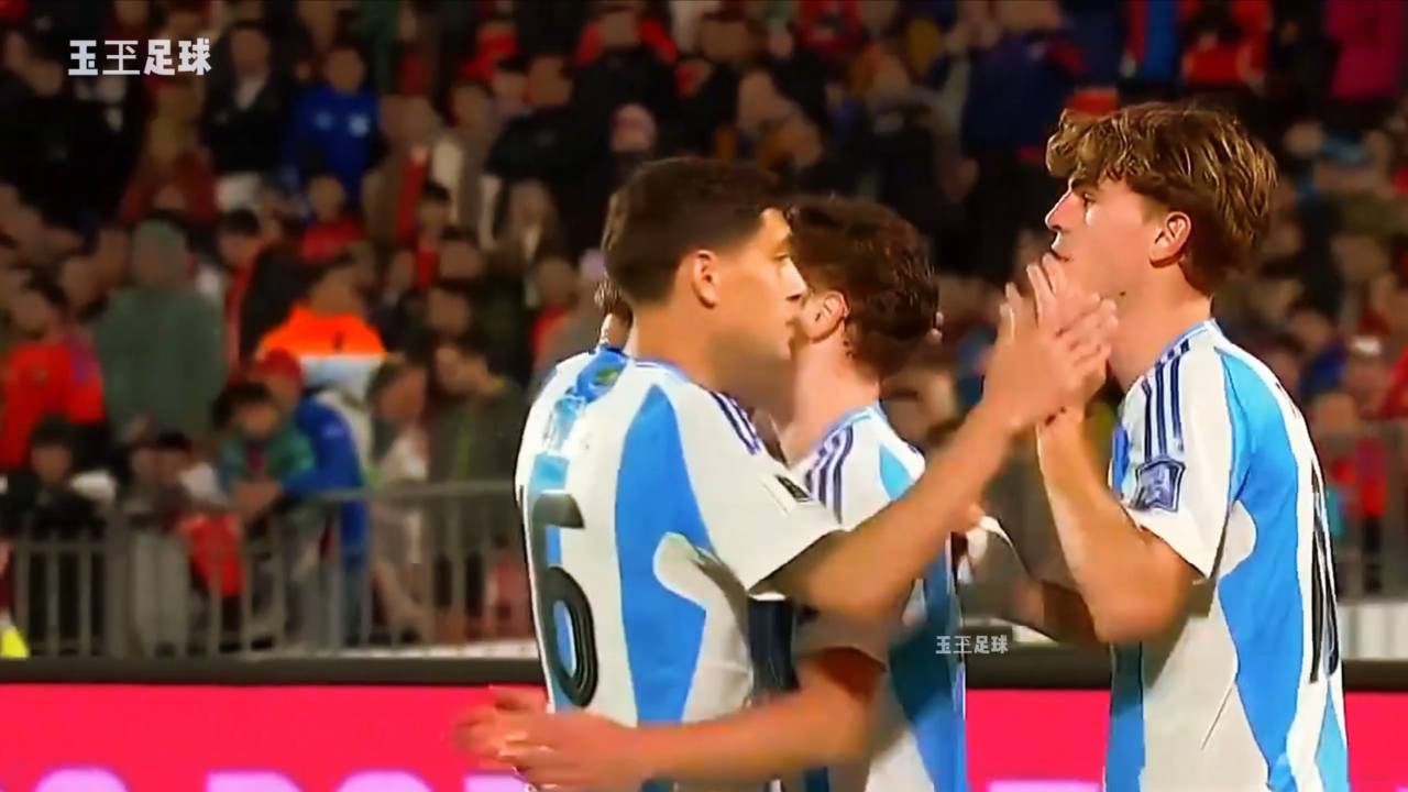 智利鏖战加拿大，阿尔瓦雷斯统治全场