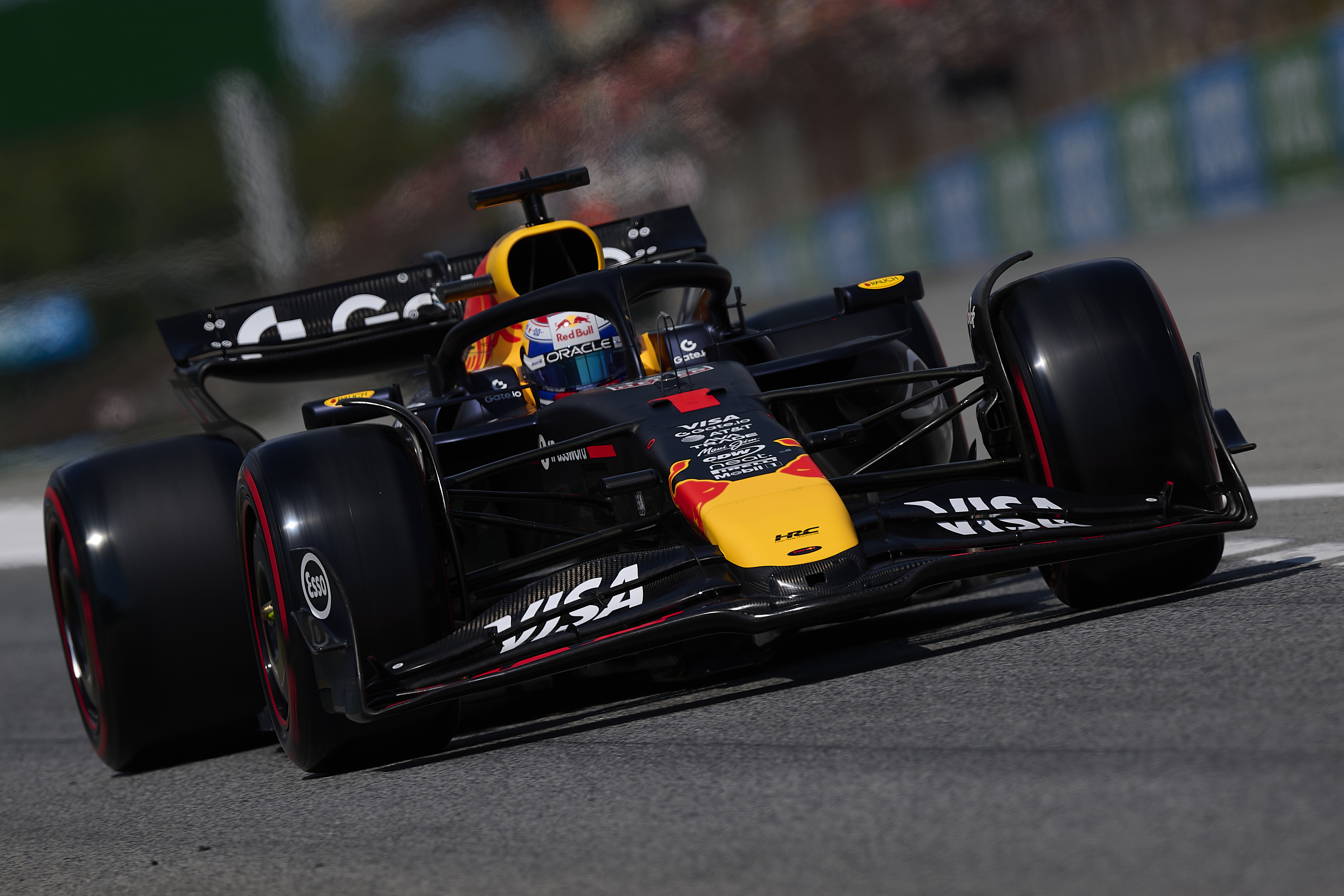 赛车选手发挥出色，荣膺最佳MVP的简单介绍