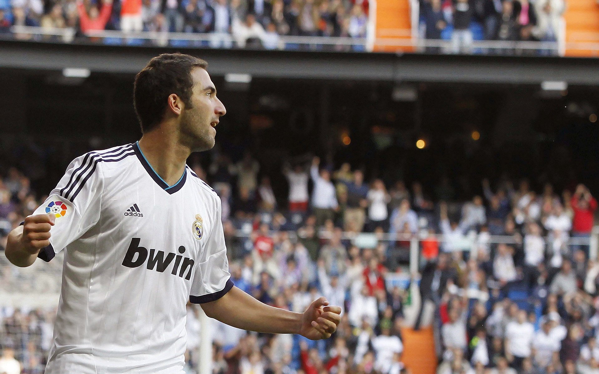 在海拔与沙漠之间飞行，记拉文那场击碎地理界限的篮下风暴