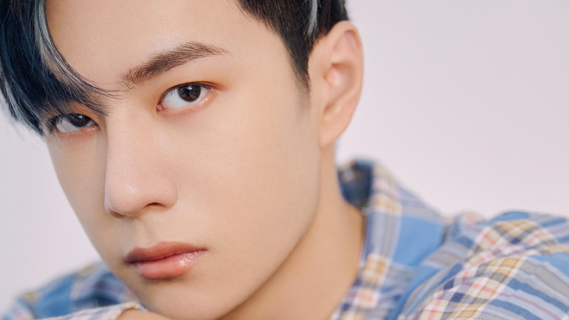 时空裂缝下的绿茵童话，恩佐的锁链与米兰的红色逆流